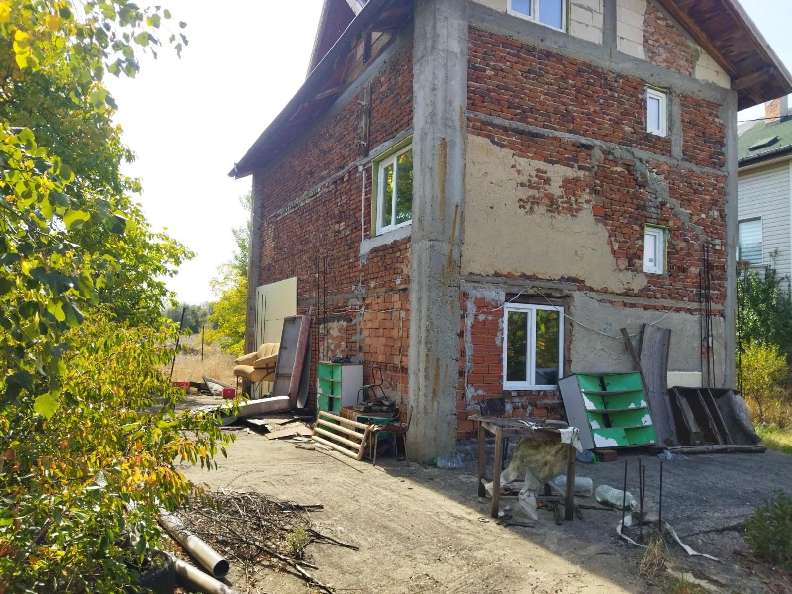 Продава КЪЩА, област София, гр. Божурище • 200000 € • 63370829 1 — Holmes.bg Продава КЪЩА, област София, гр. Божурище • 200000 € • 63370829 1