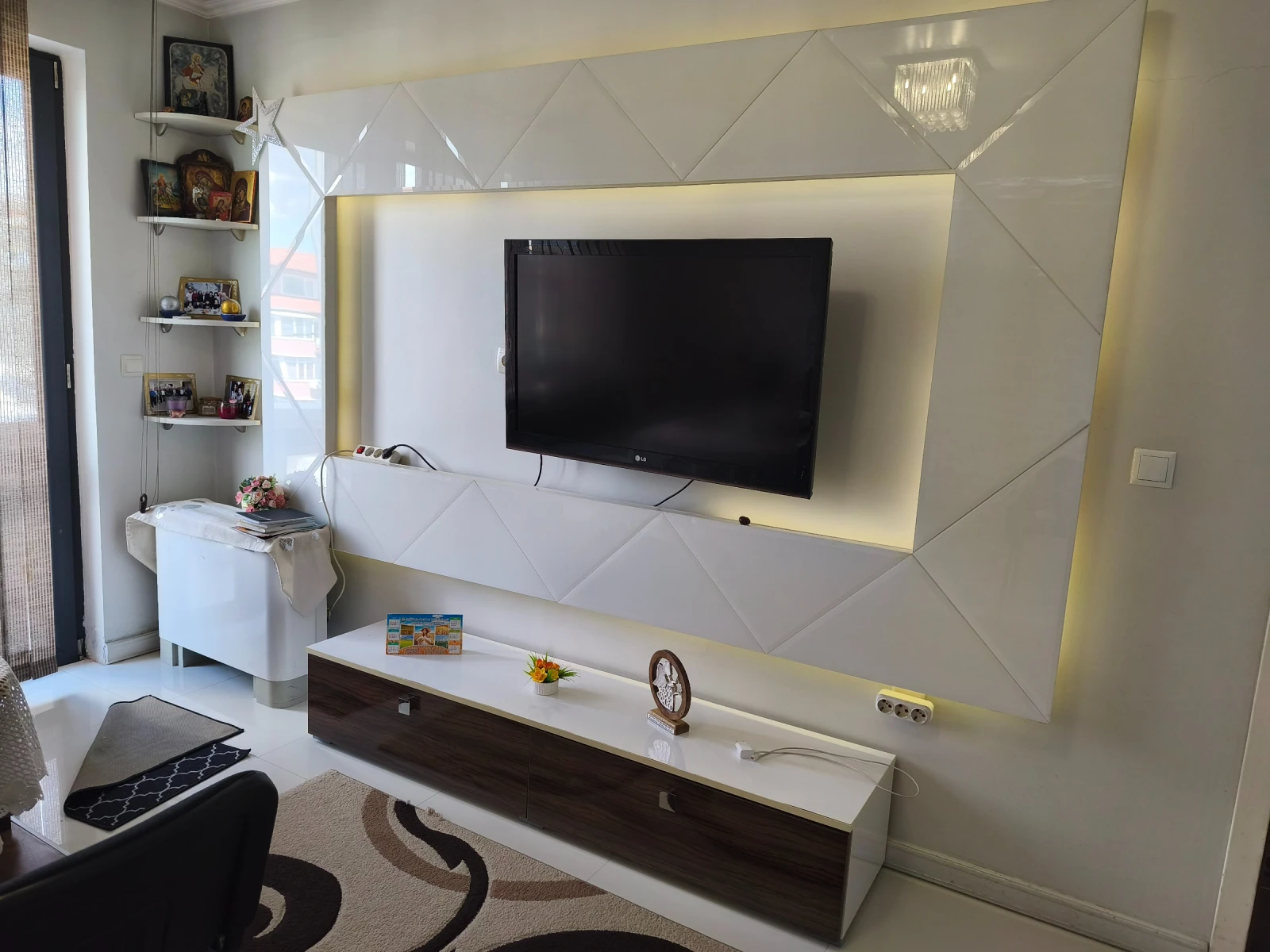Продава 3-СТАЕН, град Добрич, Център • 128000 € / 250346.24 лв. • 39281869 1 — Holmes.bg Продава 3-СТАЕН, град Добрич, Център • 128000 € / 250346.24 лв. • 39281869 1