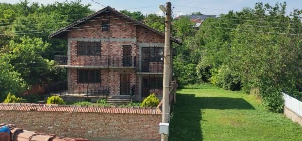 КЪЩА, 230 m2