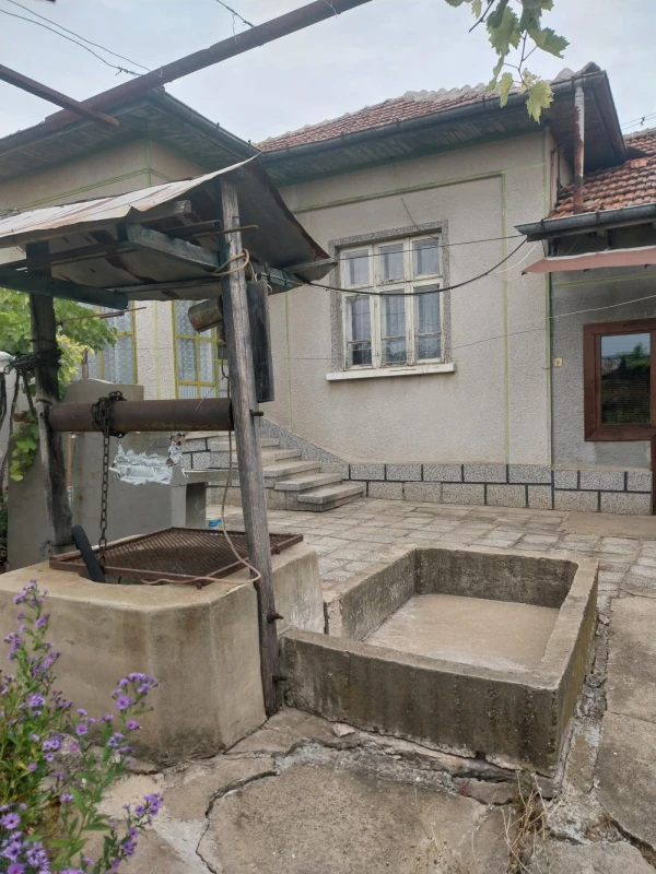 КЪЩА, 80 m2