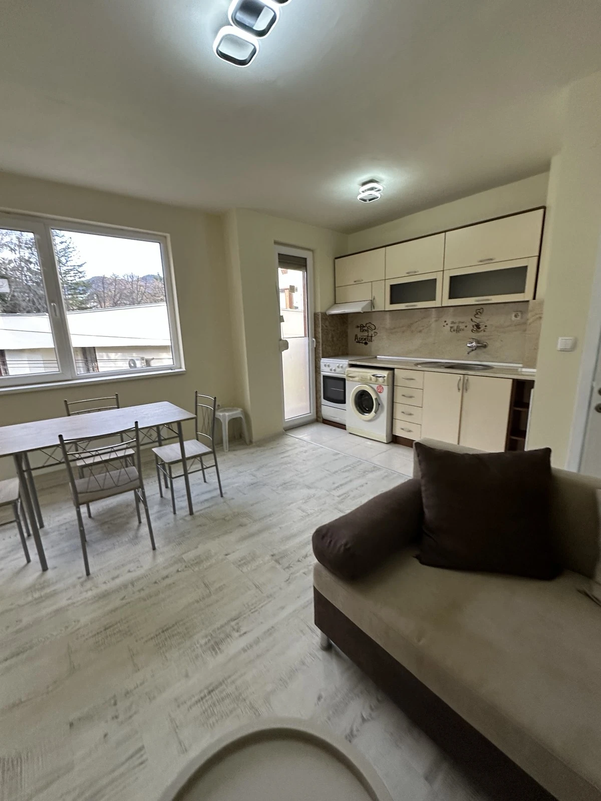 Продава 2-СТАЕН, област Пазарджик, гр. Велинград • 91999 € / 179934.40 лв. • 75376585 1